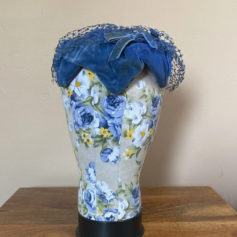 VTG 50’s Blue Velvet Birdcage Veil Bow Hat - Picture 4 of 13
